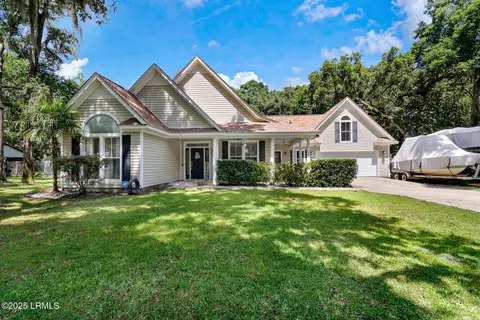11 Ashley Dr, Beaufort, SC 29907