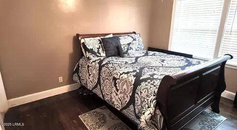 Bedroom - 900 3rd St W, Hampton, SC 29924 photo 1 of 4