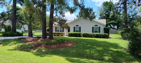 15 Grackle Ln, Beaufort, SC 29906