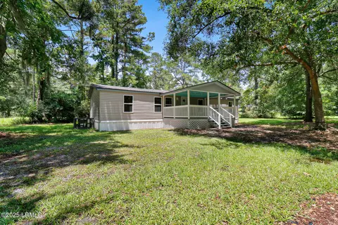 62 Laurel St E, Beaufort, SC 29906