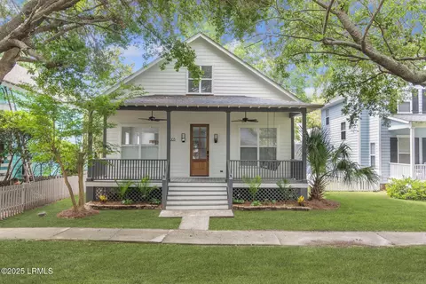1003 10th St, Port Royal, SC 29935