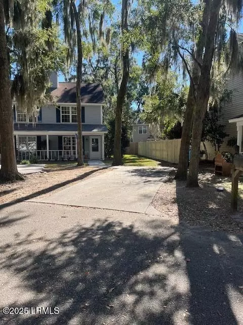 120 Tamara Ln # B, Port Royal, SC 29935