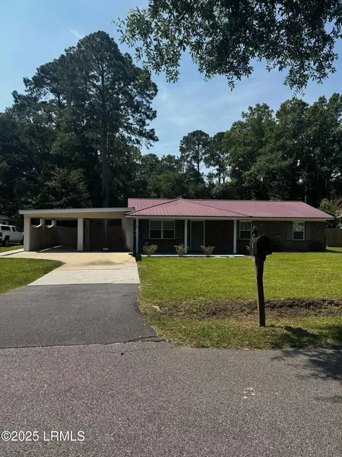 15 Buck Rd, Beaufort, SC 29907