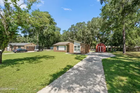 5 Quail Ridge Cir N, Beaufort, SC 29906