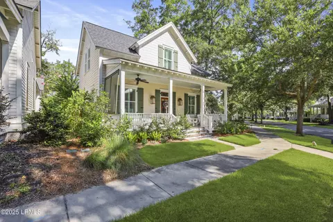 2 Tomlow Trce, Beaufort, SC 29906