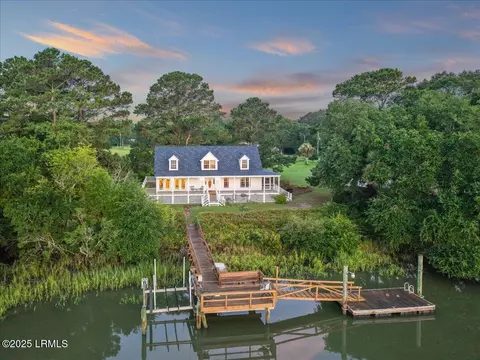 32 Eustis Landing Rd, Beaufort, SC 29907