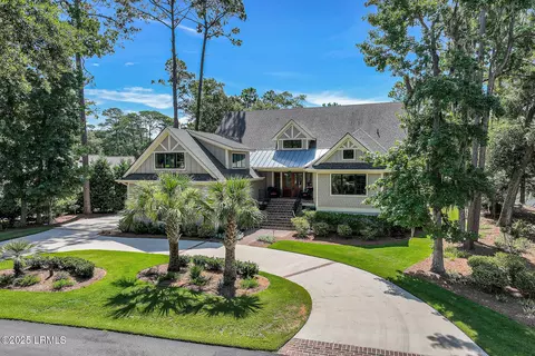 9 Strawberry Hill Rd, Hilton Head Island, SC 29928