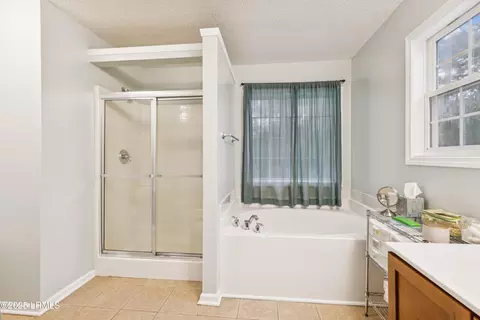 Bath - 69 Wheatfield Cir, Bluffton, SC 29910 photo 3 of 4