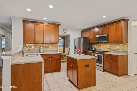 Kitchen - 69 Wheatfield Cir, Bluffton, SC 29910 photo 2 of 4