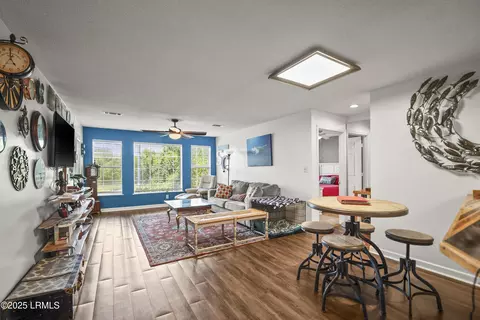 1231 Ladys Island Dr #116, Port Royal, SC 29935