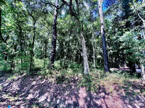 9 E River Dr, Beaufort, SC 29907 photo 3