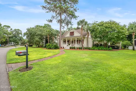 110 Coosaw Club Dr, Beaufort, SC 29907