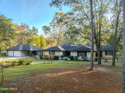 100 Thomas Sumter St, Beaufort, SC 29907