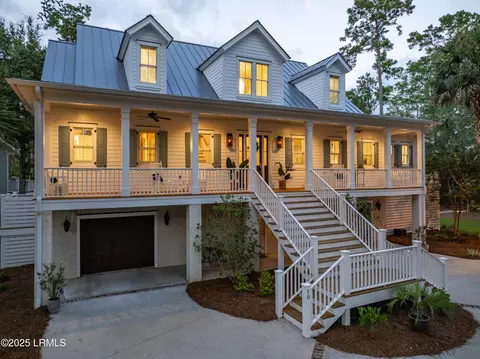 10 Islands Ln, Beaufort, SC 29902