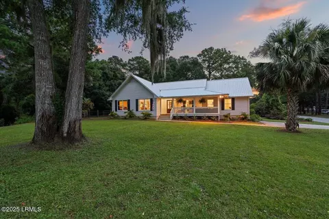 17 Audubon Rd, Beaufort, SC 29907