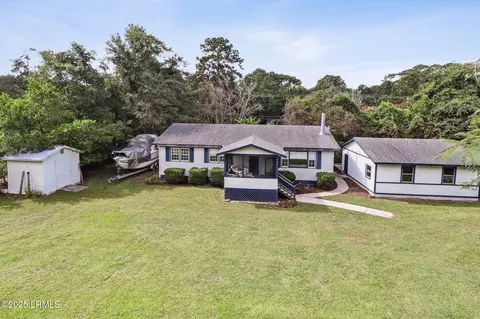 1961 Colonial Ave, Beaufort, SC 29906