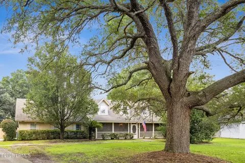 8 Zoe Ct, Bluffton, SC 29910