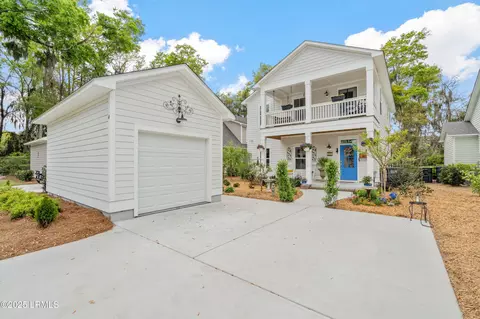 4 Tug Boat Ln, Beaufort, SC 29907