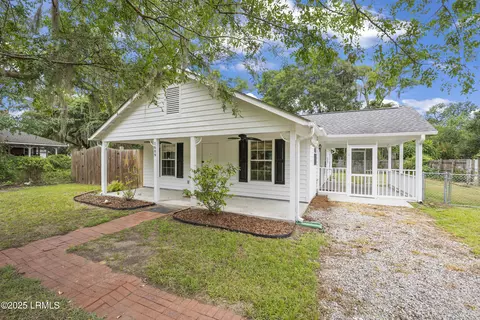 1609 Madrid Ave, Port Royal, SC 29935