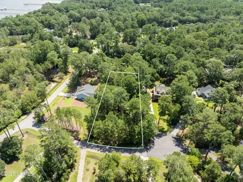 3 Turnstone Dr S, Beaufort, SC 29907