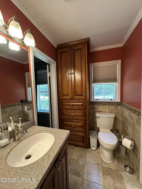 Bath - 105 Harriett St, Hampton, SC 29924 photo 1 of 4