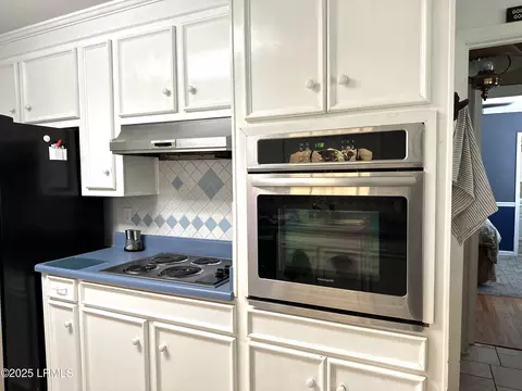 Kitchen - 105 Harriett St, Hampton, SC 29924 photo 1 of 2