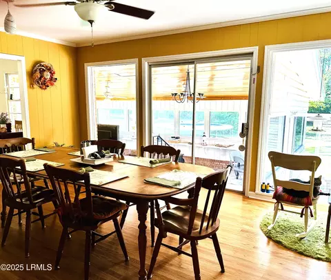 Dining - 105 Harriett St, Hampton, SC 29924 photo 2 of 4
