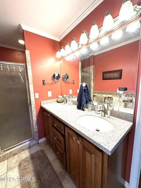 Bath - 105 Harriett St, Hampton, SC 29924 photo 2 of 4
