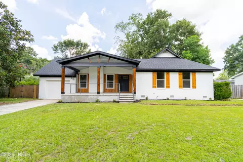 111 Flicker Ln, Summerville, SC 29485