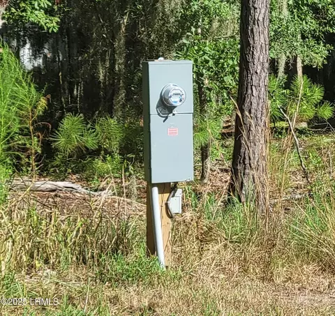 5 Mosse Rd, Saint Helena Island, SC 29920