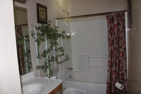 Bath - 609 Ashley Dr, Hampton, SC 29924 photo 2 of 2