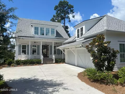 148 Gautier Pl, Beaufort, SC 29902