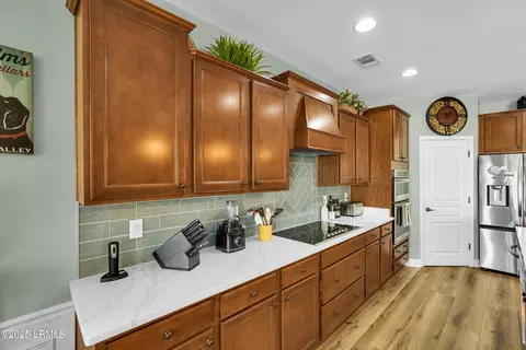 Kitchen - 18 Bainbridge Way, Bluffton, SC 29910 photo 6 of 11