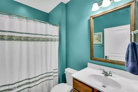 Bath - 18 Bainbridge Way, Bluffton, SC 29910 photo 5 of 9