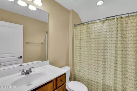 Bath - 18 Bainbridge Way, Bluffton, SC 29910 photo 7 of 9