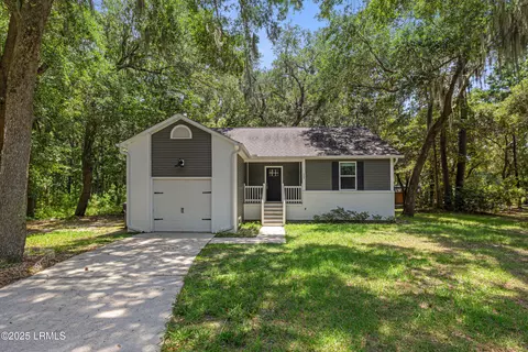 11 Arbor Ln, Saint Helena Island, SC 29920