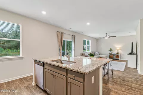 Kitchen - 5 Cedar View Cir, Bluffton, SC 29909 photo 6 of 7
