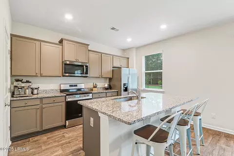 Kitchen - 5 Cedar View Cir, Bluffton, SC 29909 photo 1 of 7