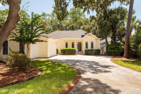 1116 Palmetto Pt, Saint Helena Island, SC 29920