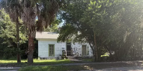 1909 Duke St, Beaufort, SC 29902