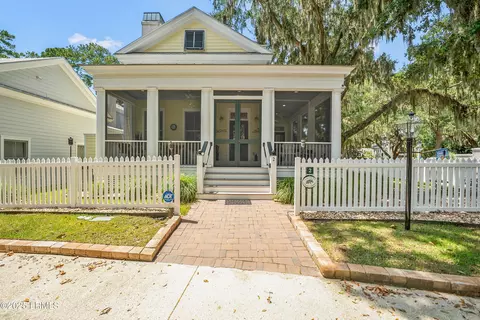2 Addison St, Beaufort, SC 29907