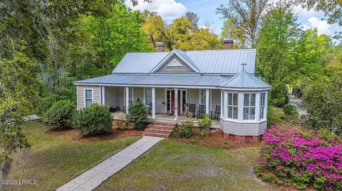 617 Hampton St, Walterboro, SC 29488