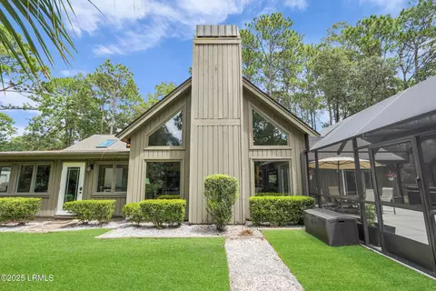 4 Egret Dr, Beaufort, SC 29907