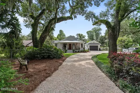 744 Ribaut Rd, Beaufort, SC 29902