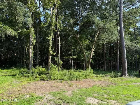 23 Joe Frazier Rd, Burton, SC 29906