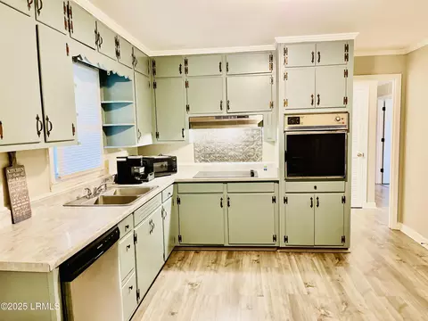 Kitchen - 305 Alabama St, Hampton, SC 29924 photo 2 of 2
