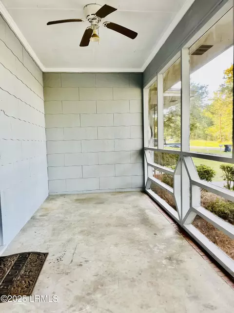 Exterior - 305 Alabama St, Hampton, SC 29924 photo 2 of 3