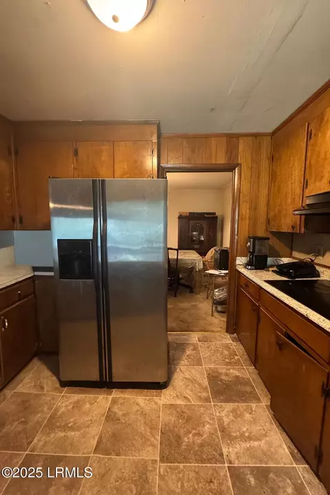 Kitchen - 1403 Jackson Ave W, Hampton, SC 29924 photo 3 of 3