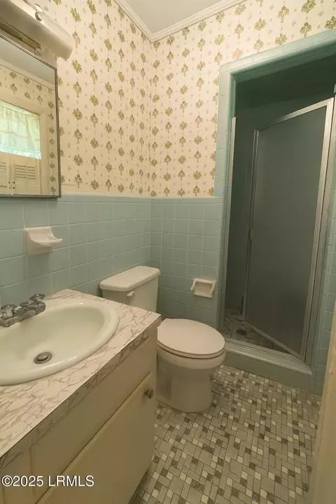 Bath - 1403 Jackson Ave W, Hampton, SC 29924 photo 2 of 2