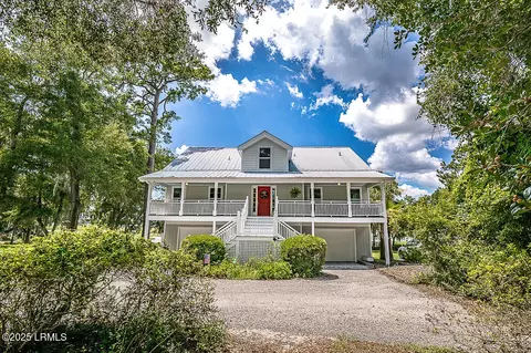 62 Meridian Rd, Beaufort, SC 29907
